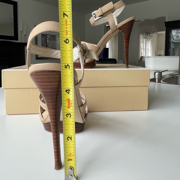 MICHAEL KORS NUDE KELI SANDAL SIZE 7.5 M - Picture 9 of 9